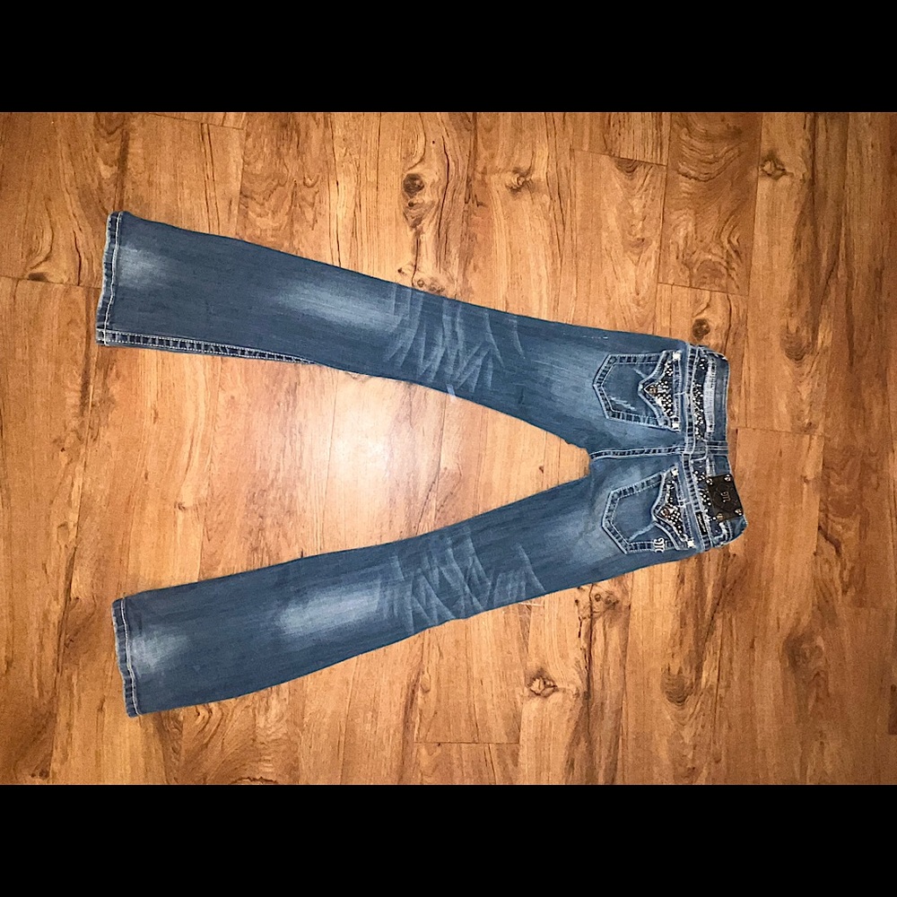 Embellished miss me jeans💙